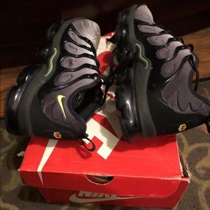 Nike Air VaporMax Plus Volt Sz 9.5 100% Authentic